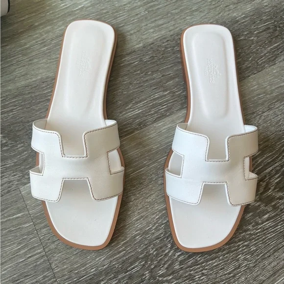 Hermes White Slide Sandals 38.5 - Picture 4 of 15